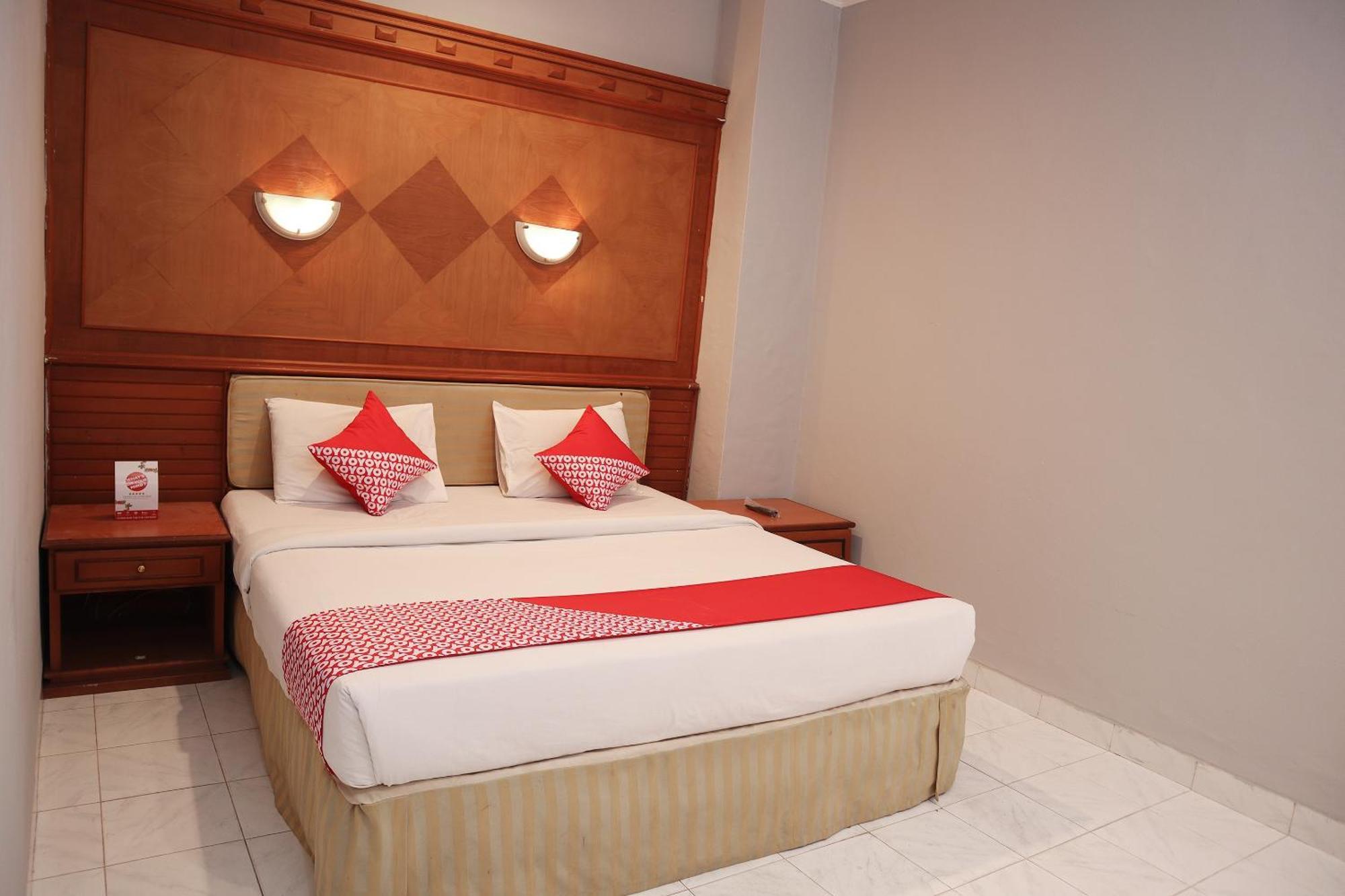 Oyo 742 Mona Plaza Hotel Pekanbaru Eksteriør billede