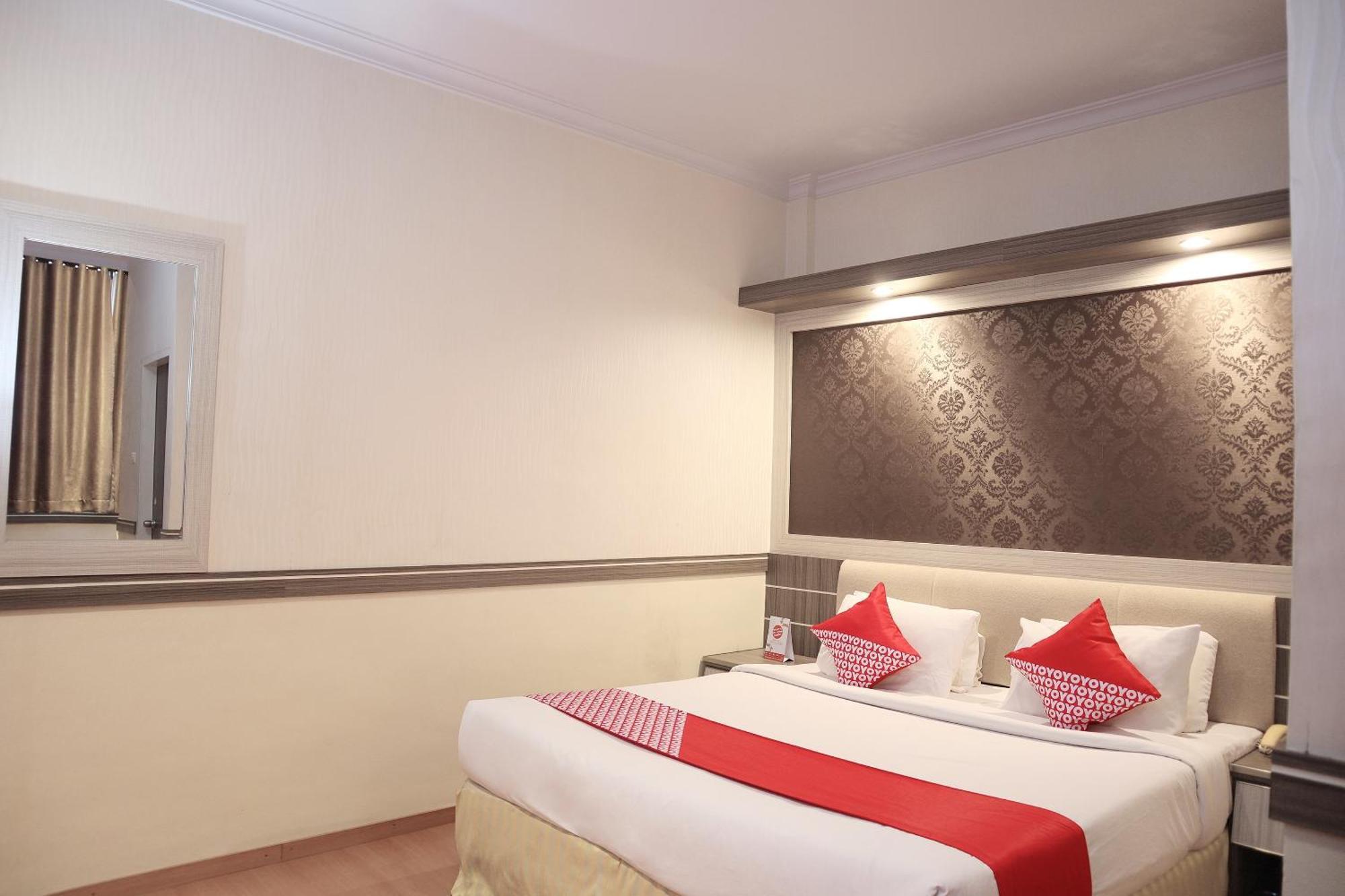 Oyo 742 Mona Plaza Hotel Pekanbaru Eksteriør billede