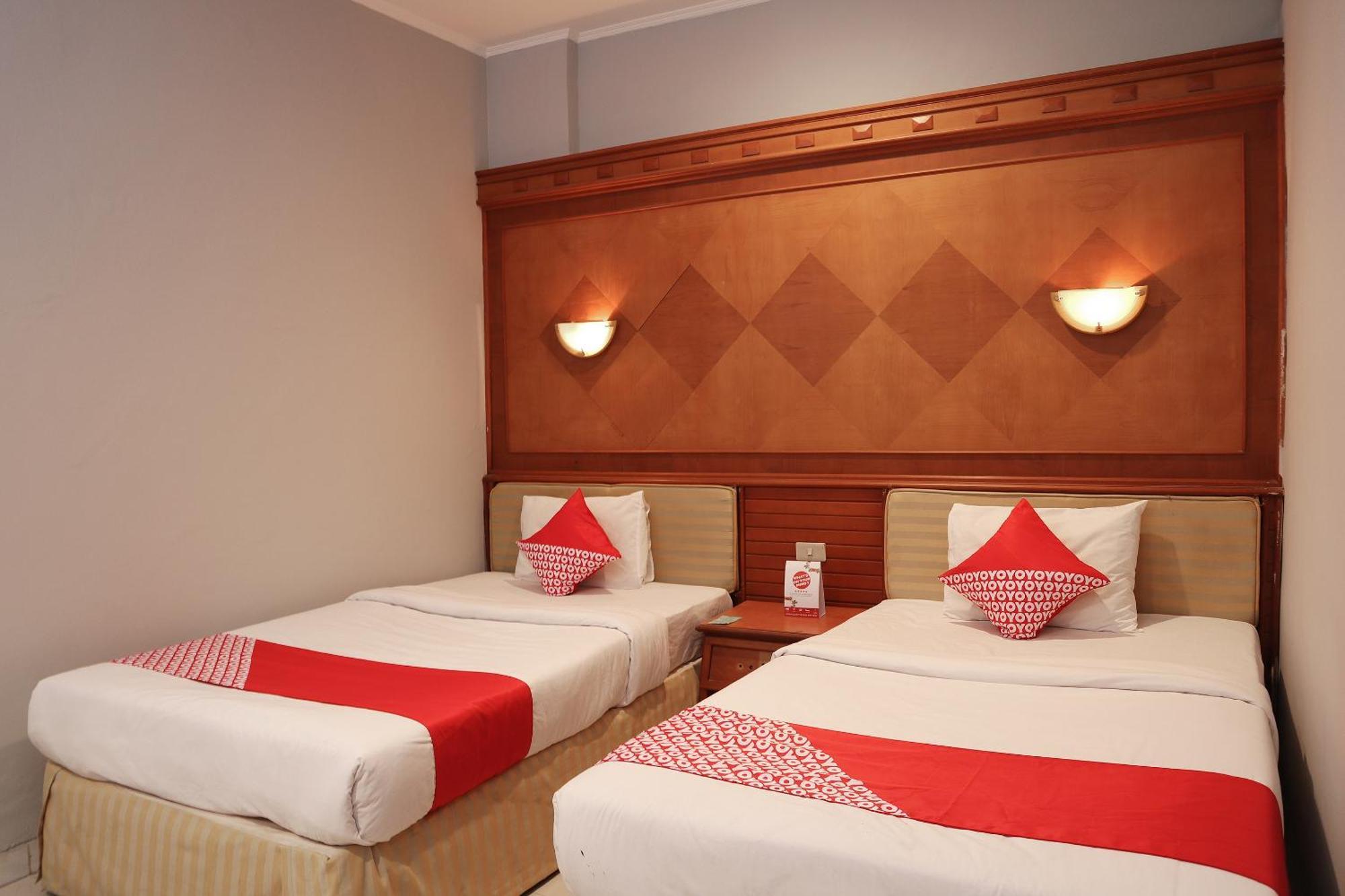 Oyo 742 Mona Plaza Hotel Pekanbaru Eksteriør billede