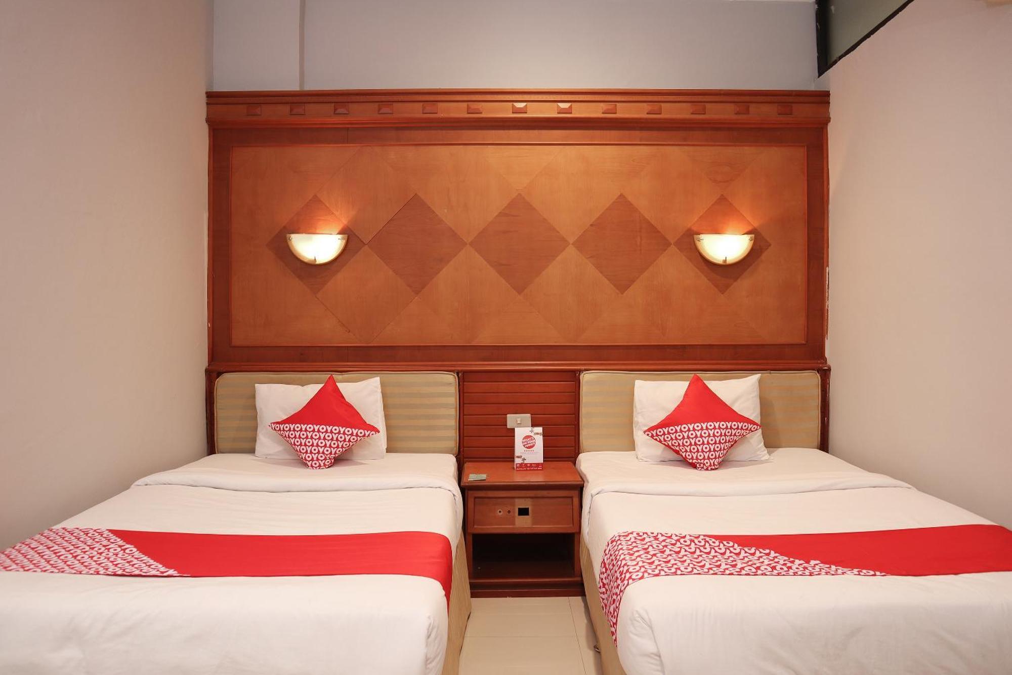 Oyo 742 Mona Plaza Hotel Pekanbaru Eksteriør billede