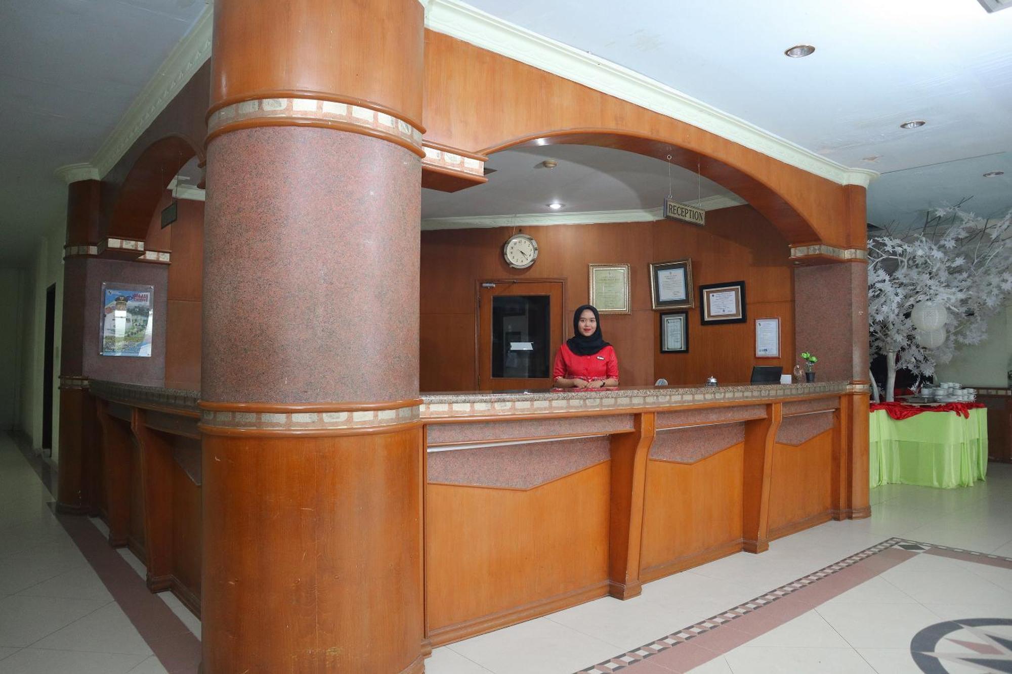 Oyo 742 Mona Plaza Hotel Pekanbaru Eksteriør billede