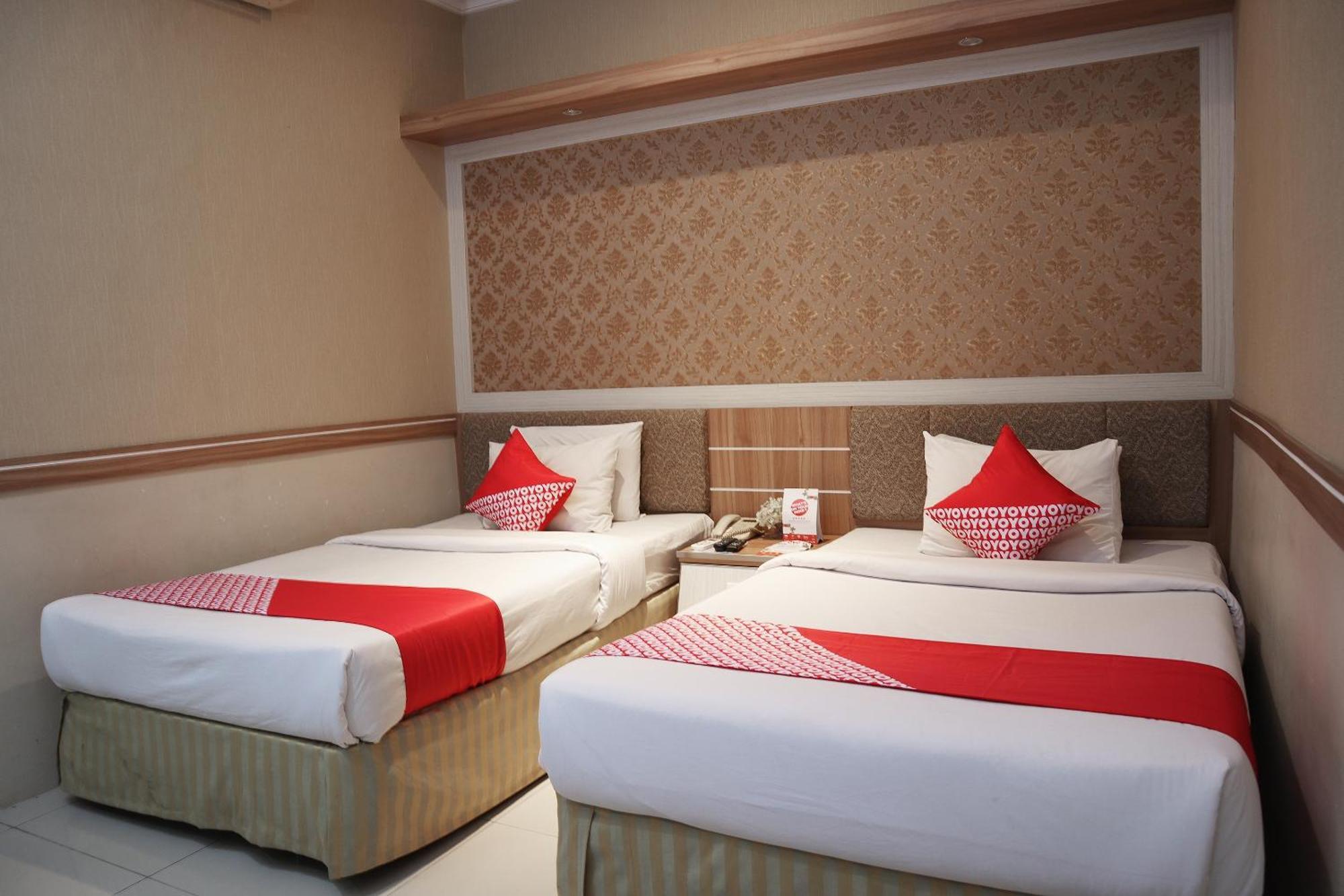 Oyo 742 Mona Plaza Hotel Pekanbaru Eksteriør billede