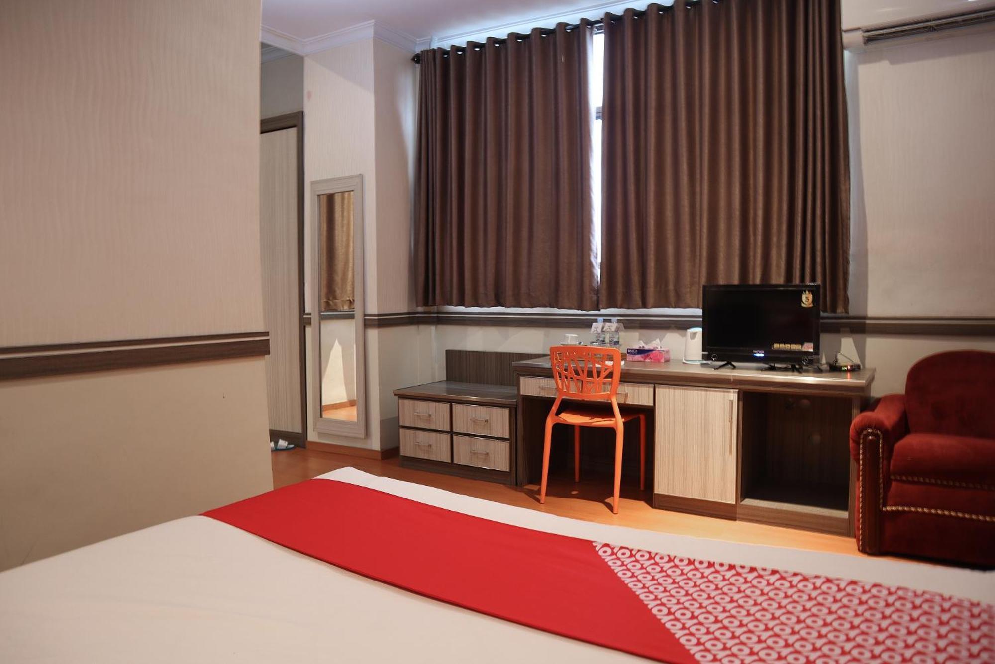 Oyo 742 Mona Plaza Hotel Pekanbaru Eksteriør billede