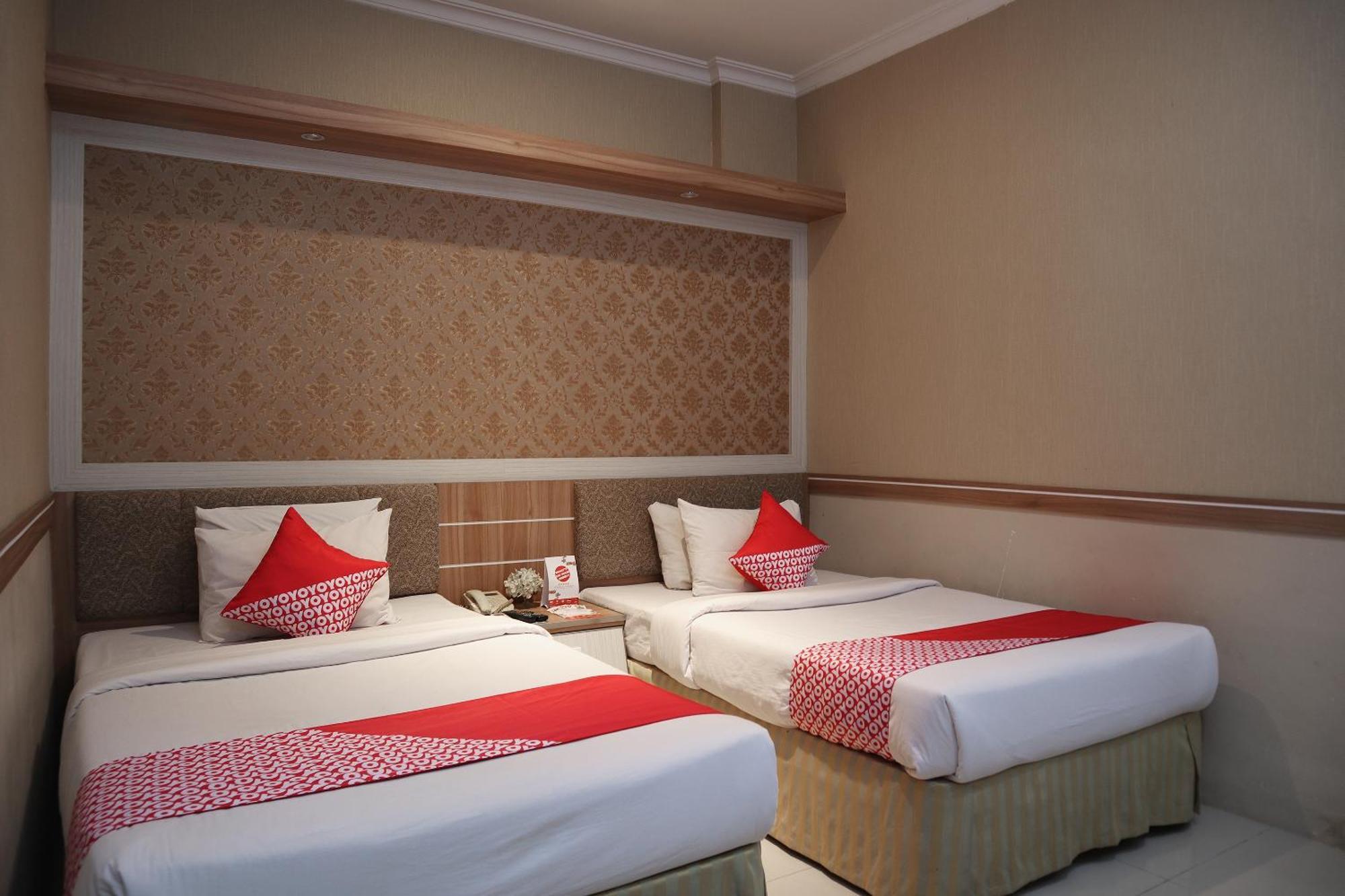 Oyo 742 Mona Plaza Hotel Pekanbaru Eksteriør billede