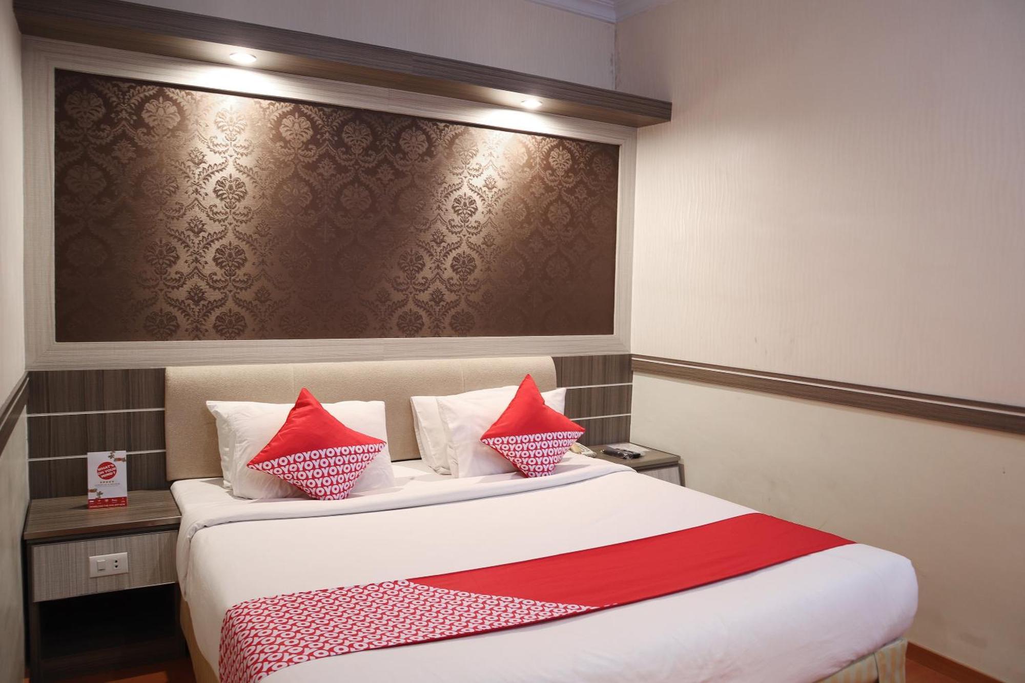 Oyo 742 Mona Plaza Hotel Pekanbaru Eksteriør billede