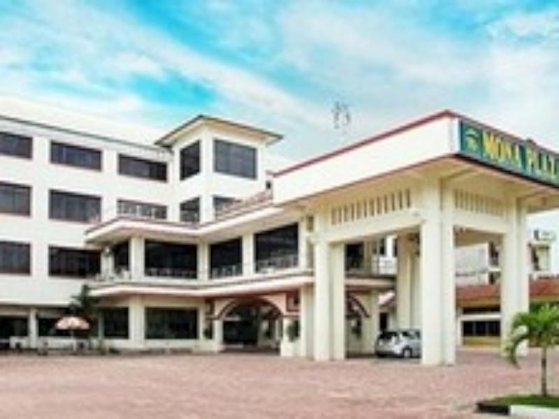 Oyo 742 Mona Plaza Hotel Pekanbaru Eksteriør billede