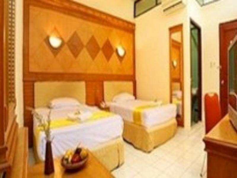 Oyo 742 Mona Plaza Hotel Pekanbaru Eksteriør billede